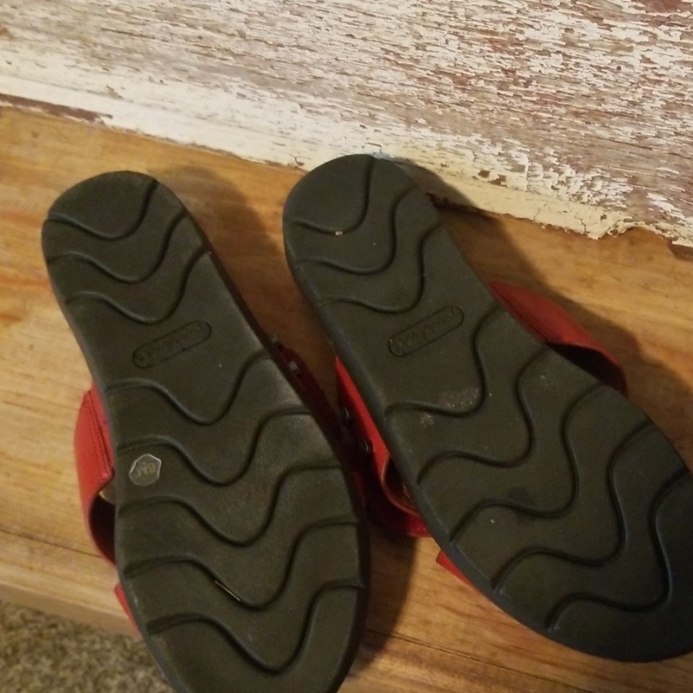 Red sandals - Picture 2 of 6